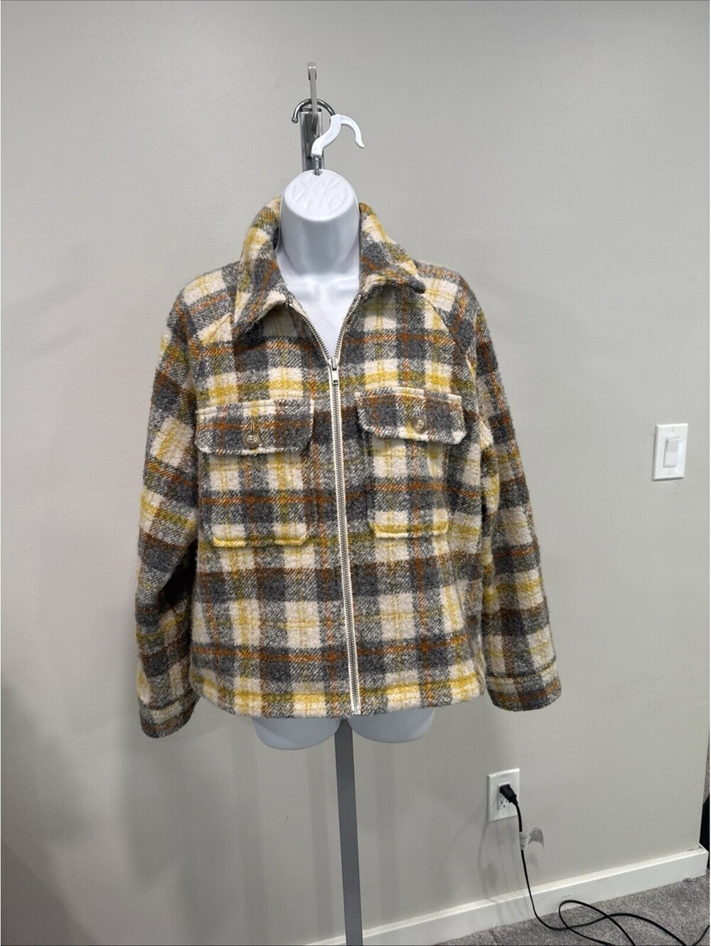 GAP Wool Trucker Short Length Jacket Women’s Sz M Yellow Plaid Full Zip Boxy